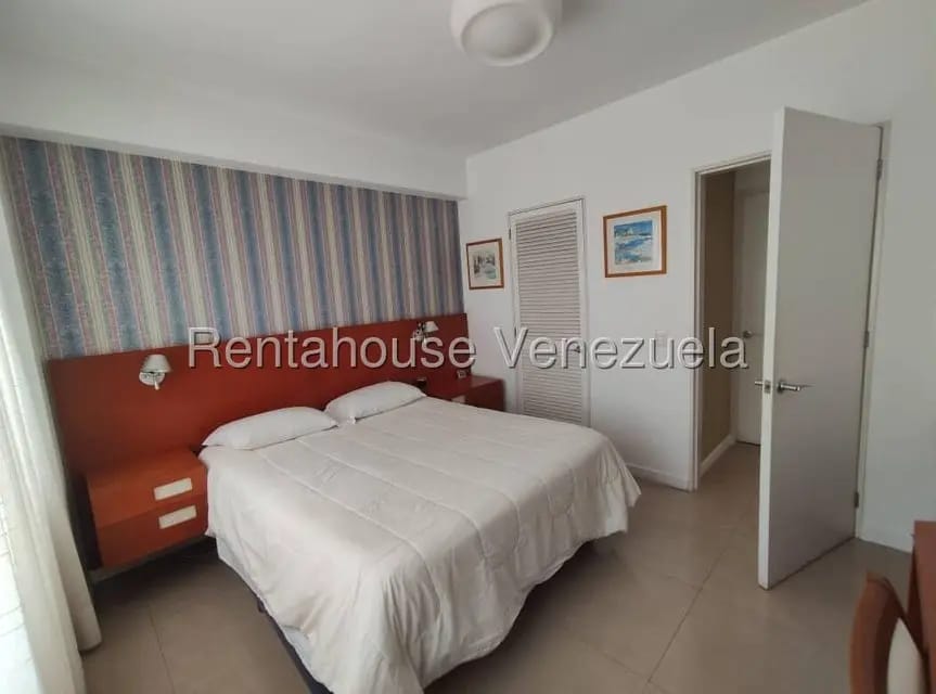 Apartamento (1 Nivel) en Alquiler en Santa Eduvigis, Distrito Metropolitano - 11