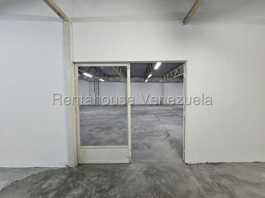 Comercial (Galpon - Deposito) en Alquiler en San Agustin del Norte, Distrito Metropolitano - 16