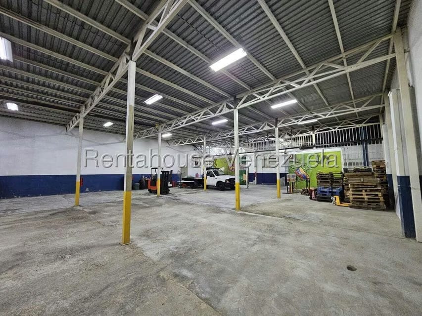Comercial (Galpon - Deposito) en Alquiler en San Agustin del Norte, Distrito Metropolitano - 3