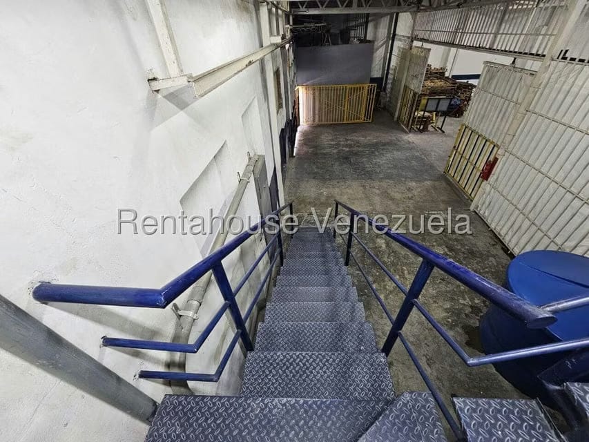 Comercial (Galpon - Deposito) en Alquiler en San Agustin del Norte, Distrito Metropolitano - 9