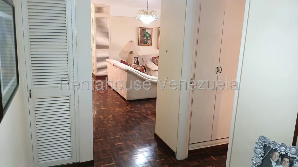 Apartamento (1 Nivel) en Venta en Las Esmeraldas, Distrito Metropolitano - 2