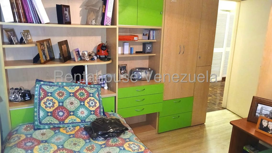 Apartamento (1 Nivel) en Venta en Las Esmeraldas, Distrito Metropolitano - 26