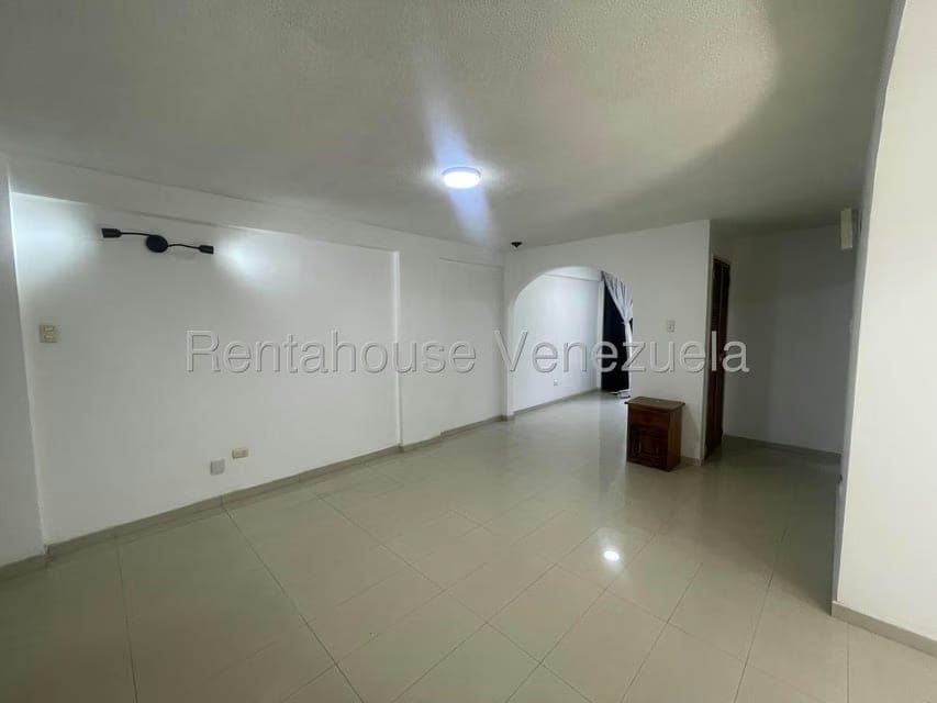 Apartamento (1 Nivel) en Alquiler en El Cafetal, Distrito Metropolitano - 3
