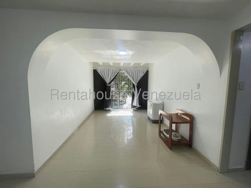 Apartamento (1 Nivel) en Alquiler en El Cafetal, Distrito Metropolitano - 4