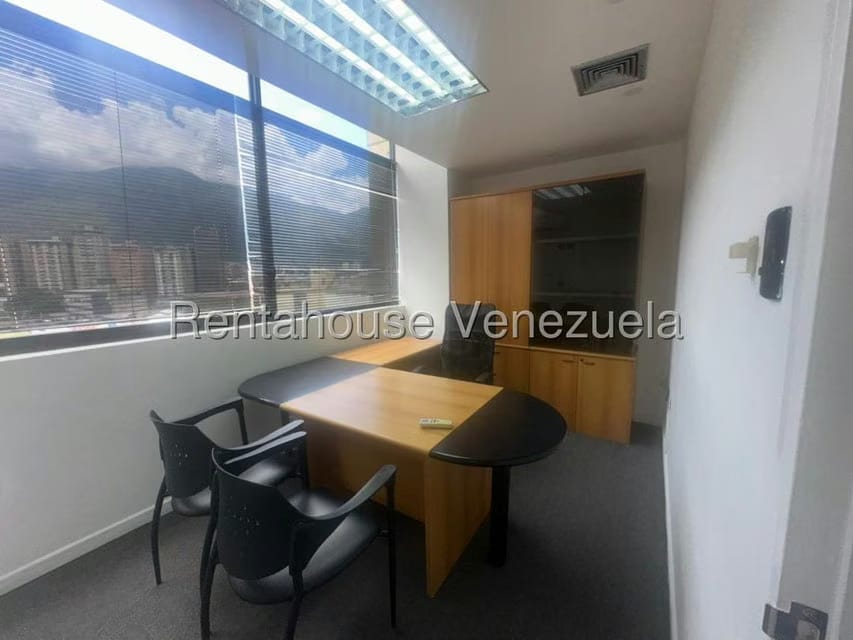 Comercial (Local Comercial) en Venta en Los Cortijos de Lourdes, Distrito Metropolitano - 12