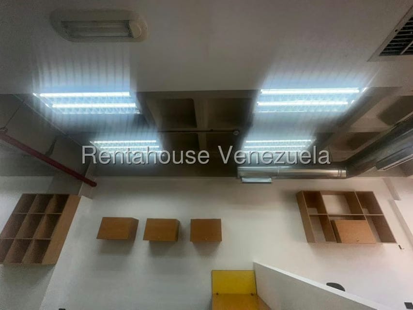 Comercial (Local Comercial) en Venta en Los Cortijos de Lourdes, Distrito Metropolitano - 23