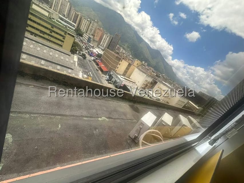 Comercial (Local Comercial) en Venta en Los Cortijos de Lourdes, Distrito Metropolitano - 27