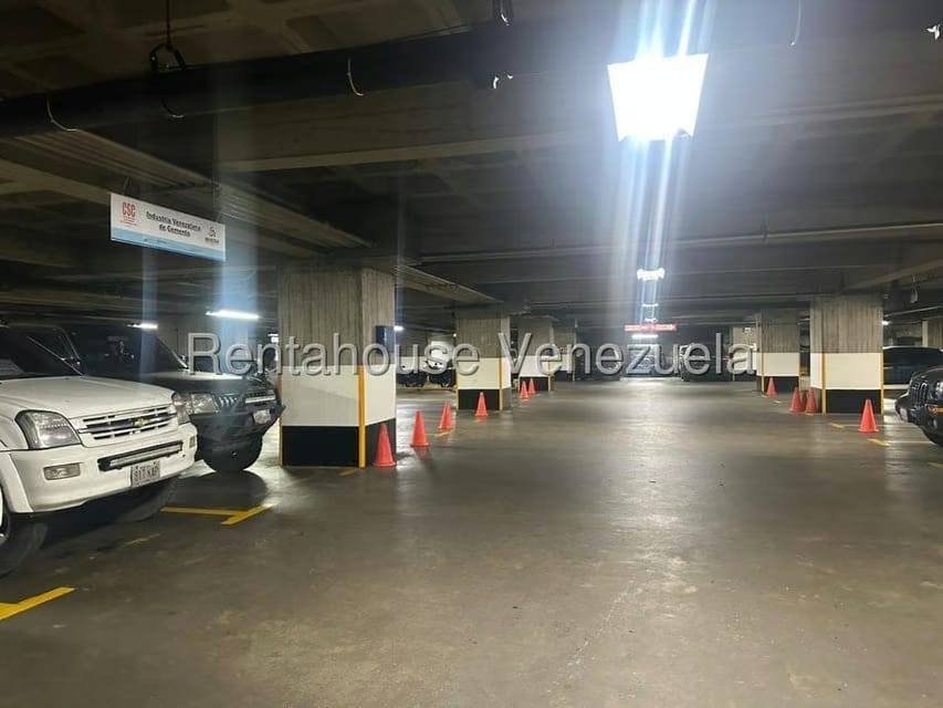 Comercial (Local Comercial) en Venta en Los Cortijos de Lourdes, Distrito Metropolitano - 34