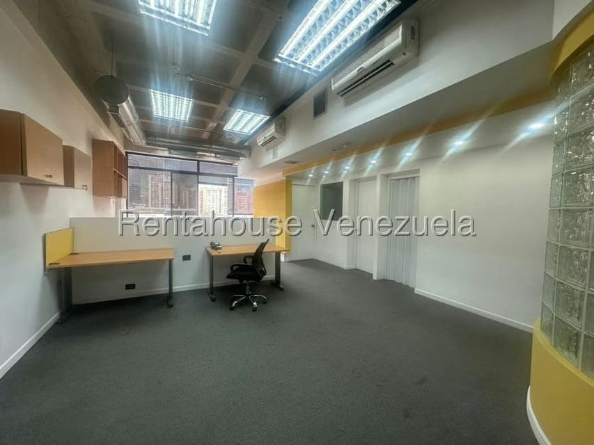 Comercial (Local Comercial) en Venta en Los Cortijos de Lourdes, Distrito Metropolitano - 9