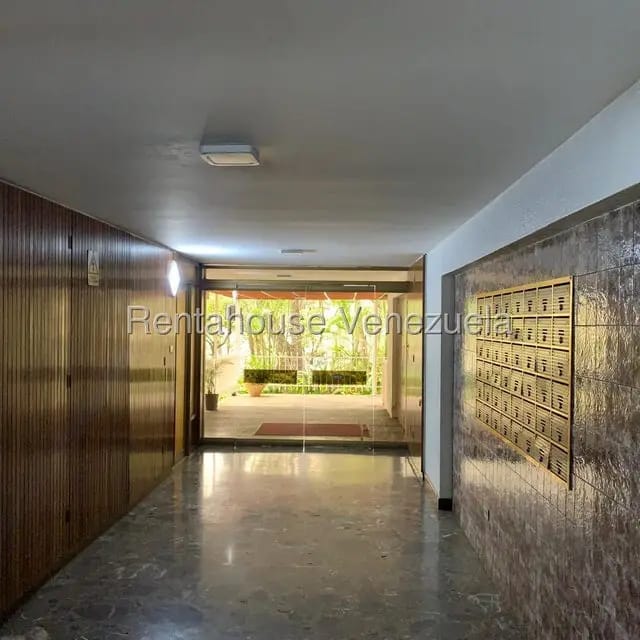 Apartamento (1 Nivel) en Alquiler en Colinas de La California, Distrito Metropolitano - 2