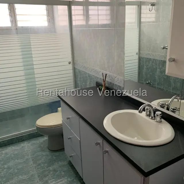 Apartamento (1 Nivel) en Alquiler en Colinas de La California, Distrito Metropolitano - 14