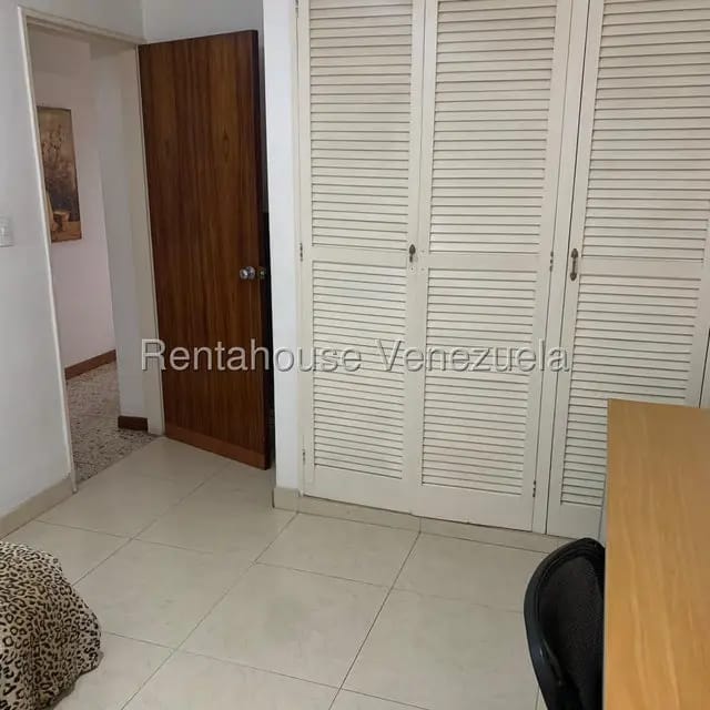 Apartamento (1 Nivel) en Alquiler en Colinas de La California, Distrito Metropolitano - 16