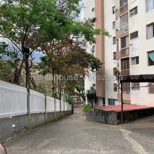 Apartamento (1 Nivel) en Alquiler en Colinas de La California, Distrito Metropolitano - 24