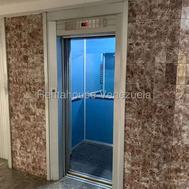 Apartamento (1 Nivel) en Alquiler en Colinas de La California, Distrito Metropolitano - 6