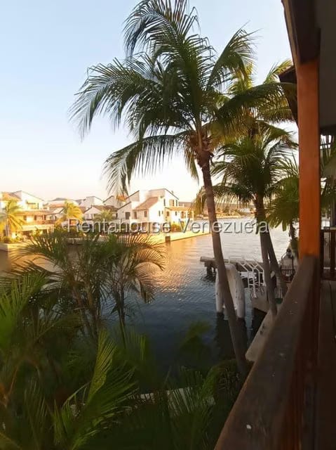 Apartamento (1 Nivel) en Alquiler en Av Americo Vespucio, Anzoategui - 12