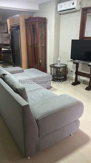 Apartamento (1 Nivel) en Alquiler en Av Americo Vespucio, Anzoategui - 17