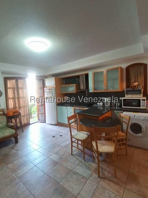 Apartamento (1 Nivel) en Alquiler en Av Americo Vespucio, Anzoategui - 3