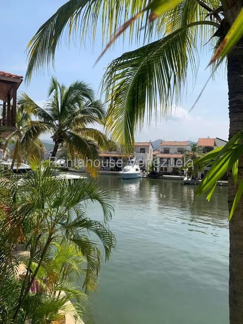 Apartamento (1 Nivel) en Alquiler en Av Americo Vespucio, Anzoategui - 23