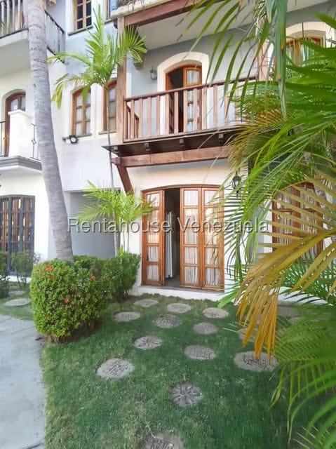 Apartamento (1 Nivel) en Alquiler en Av Americo Vespucio, Anzoategui - 24