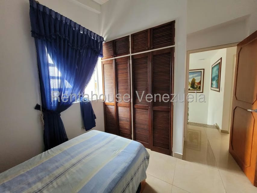 Townhouse (Duplex) en Venta en Santa Maria, Miranda - 24