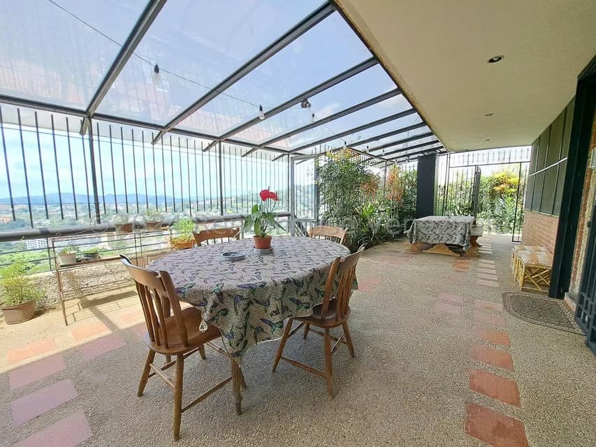 Casa (Multipes Niveles) en Venta en Alto Hatillo, Distrito Metropolitano - 24