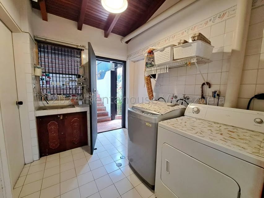 Casa (Multipes Niveles) en Venta en Alto Hatillo, Distrito Metropolitano - 31