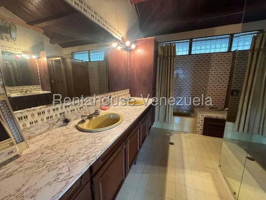 Casa (Multipes Niveles) en Venta en Las Salias, Miranda - 24