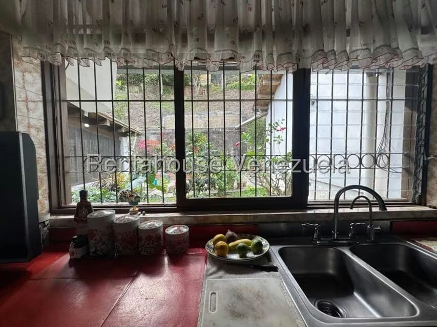 Casa (Multipes Niveles) en Venta en Las Salias, Miranda - 29