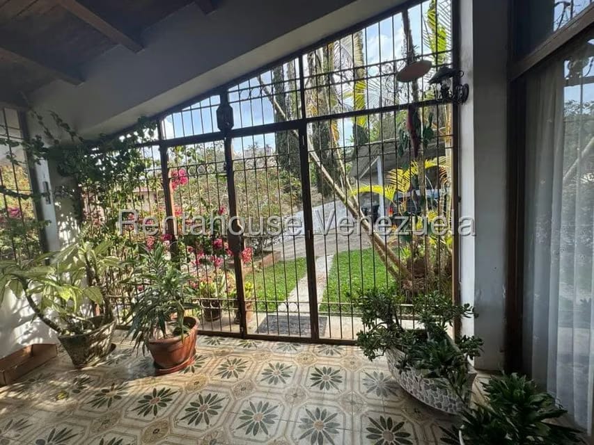 Casa (Multipes Niveles) en Venta en Las Salias, Miranda - 31