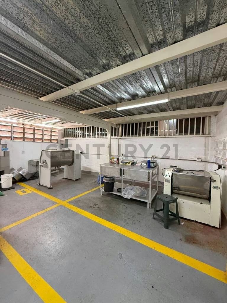 Venta 3 Edificios Comerciales El Cementerio Caracas - 4