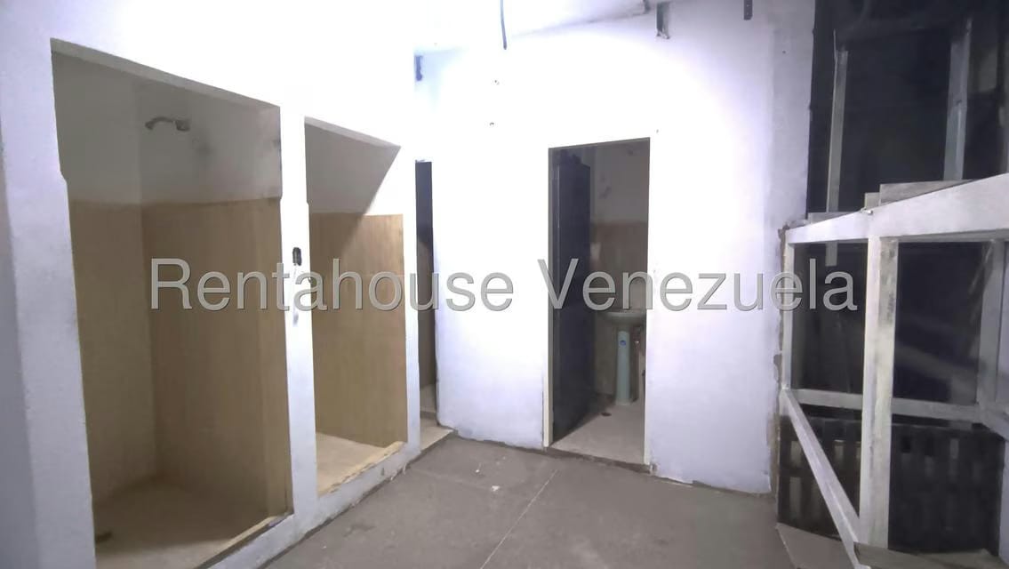 Comercial (Local Comercial) en Alquiler en Catia, Distrito Metropolitano - 9