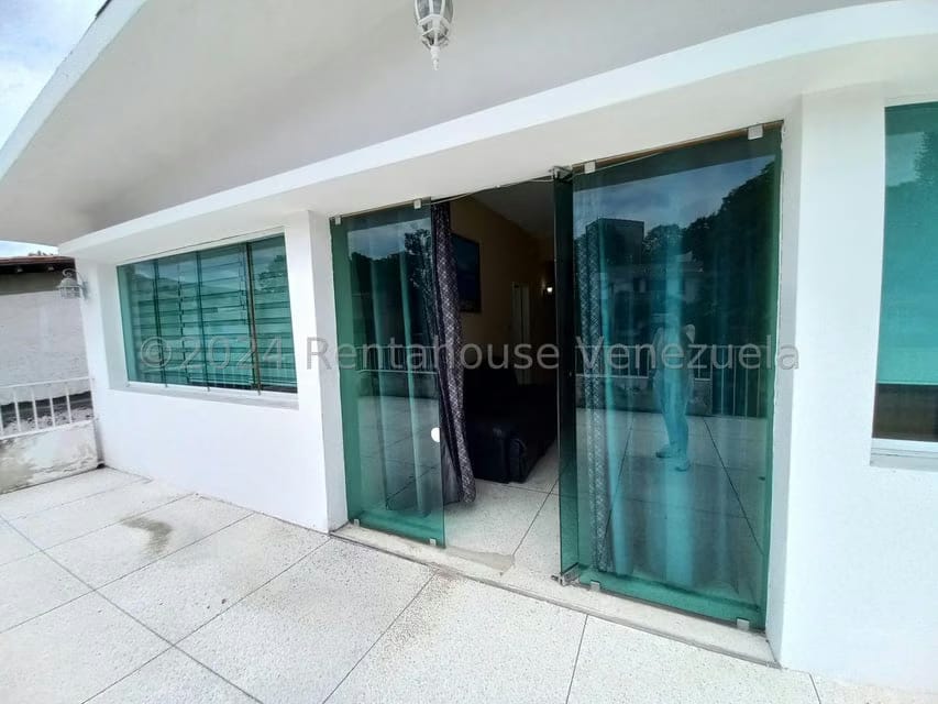 Casa (Multipes Niveles) en Alquiler en Prados del Este, Distrito Metropolitano - 114