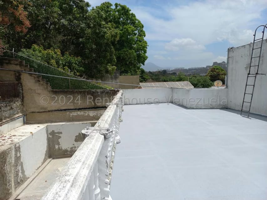Casa (Multipes Niveles) en Alquiler en Prados del Este, Distrito Metropolitano - 121