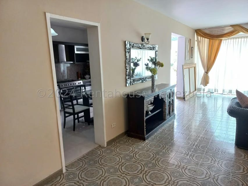 Casa (Multipes Niveles) en Alquiler en Prados del Este, Distrito Metropolitano - 14