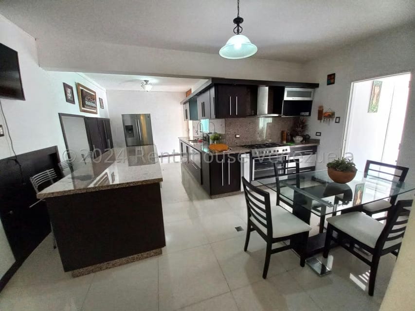 Casa (Multipes Niveles) en Alquiler en Prados del Este, Distrito Metropolitano - 15