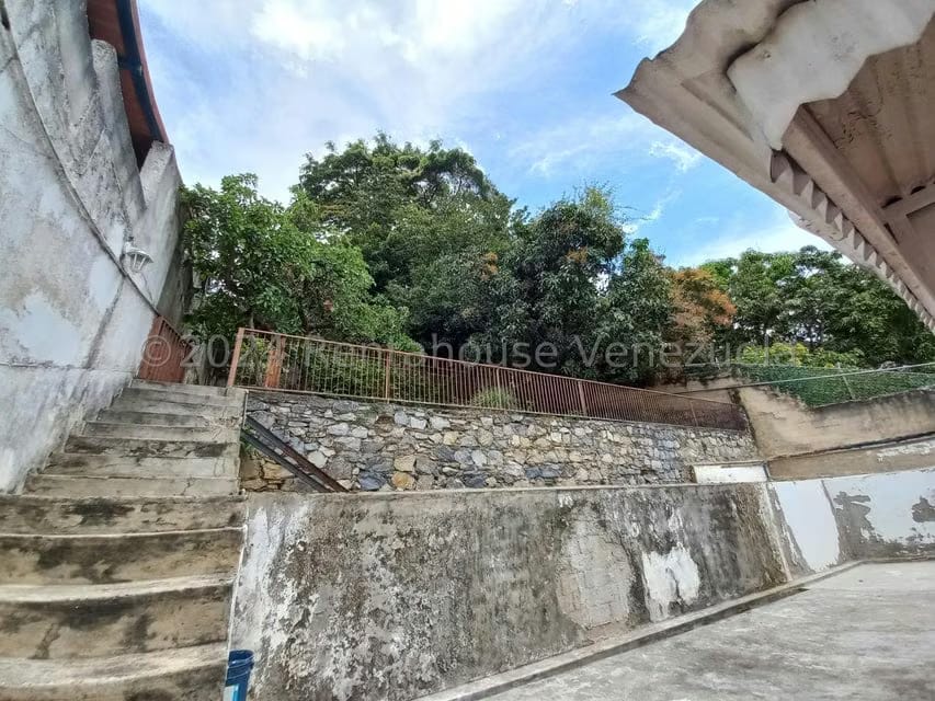 Casa (Multipes Niveles) en Alquiler en Prados del Este, Distrito Metropolitano - 64