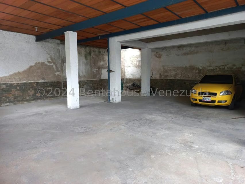 Casa (Multipes Niveles) en Alquiler en Prados del Este, Distrito Metropolitano - 70