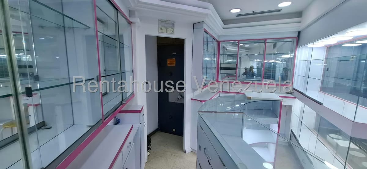 Comercial (Local Comercial) en Alquiler en Parroquia Catedral, Distrito Metropolitano - 2