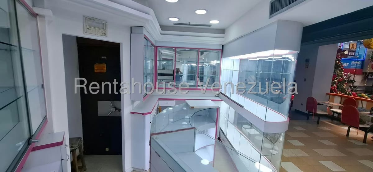 Comercial (Local Comercial) en Alquiler en Parroquia Catedral, Distrito Metropolitano - 4