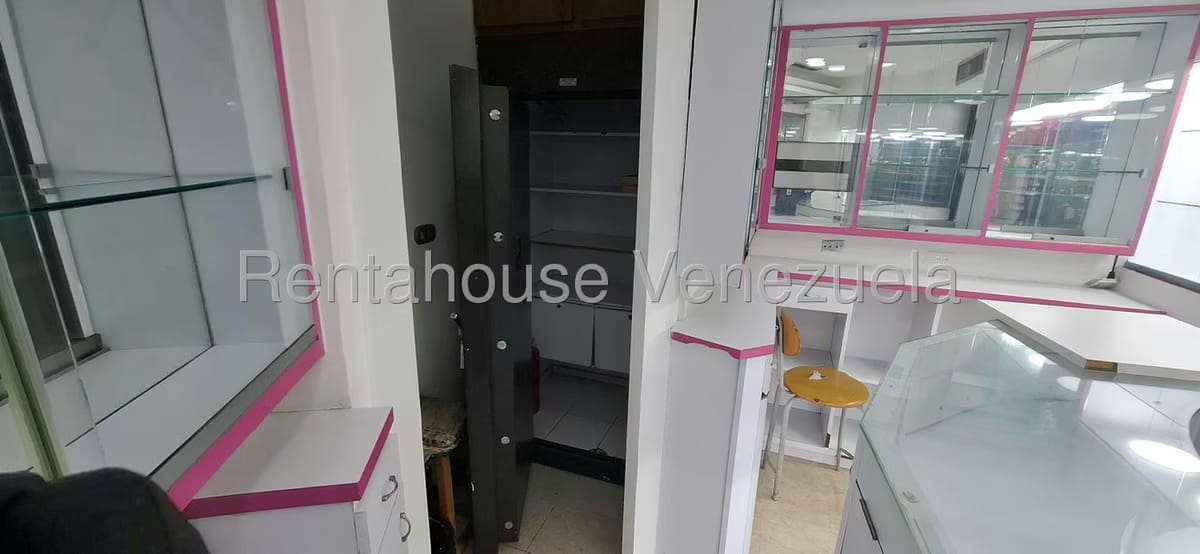 Comercial (Local Comercial) en Alquiler en Parroquia Catedral, Distrito Metropolitano - 6
