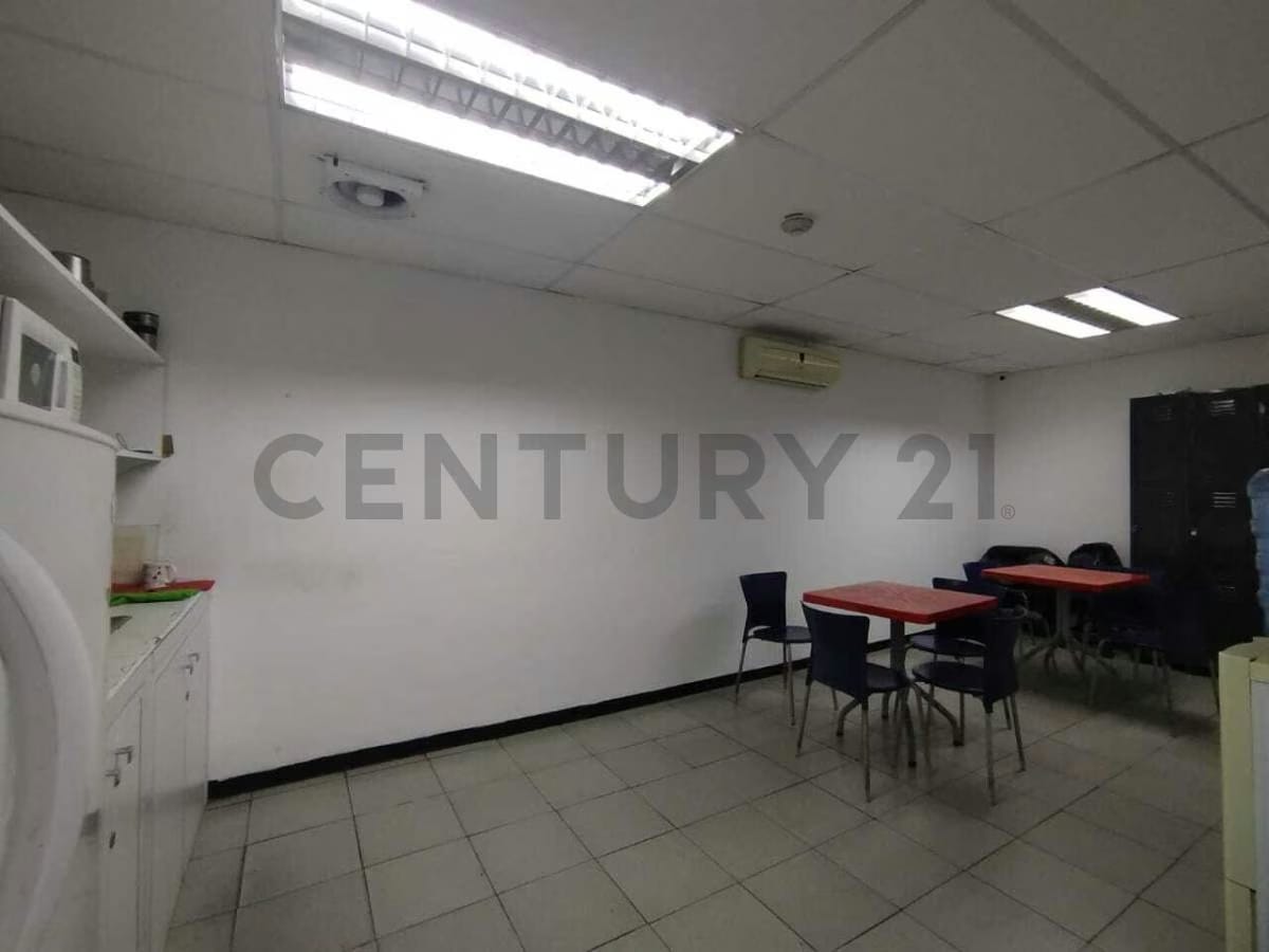 Local Comercial en Alquiler Avenida Solano - 2
