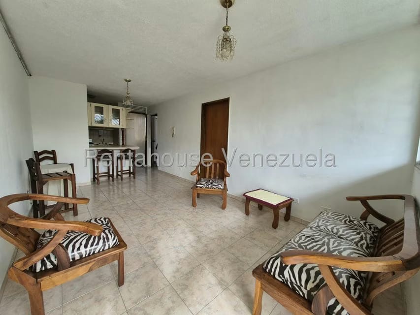 Apartamento (1 Nivel) en Alquiler en Los Chaguaramos, Aragua - 2