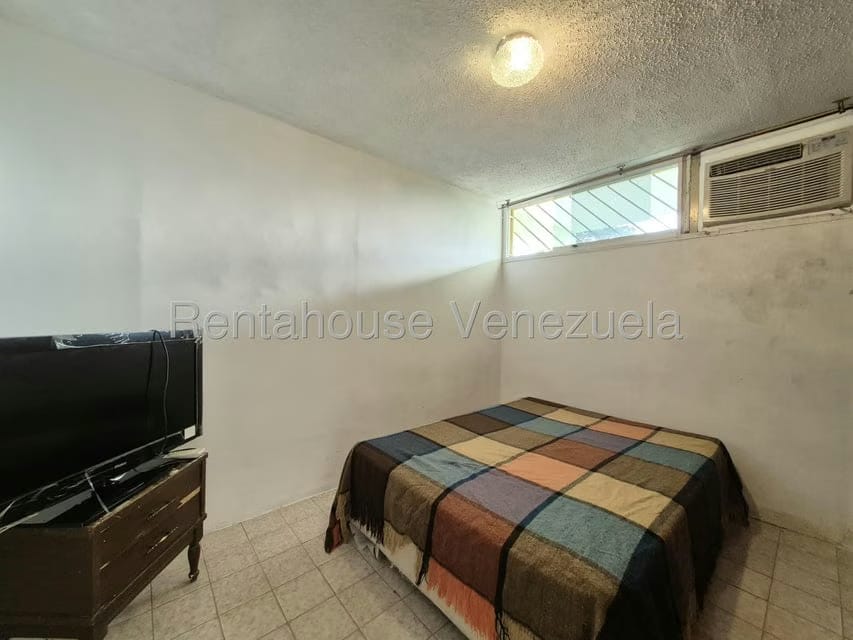 Apartamento (1 Nivel) en Alquiler en Los Chaguaramos, Aragua - 12
