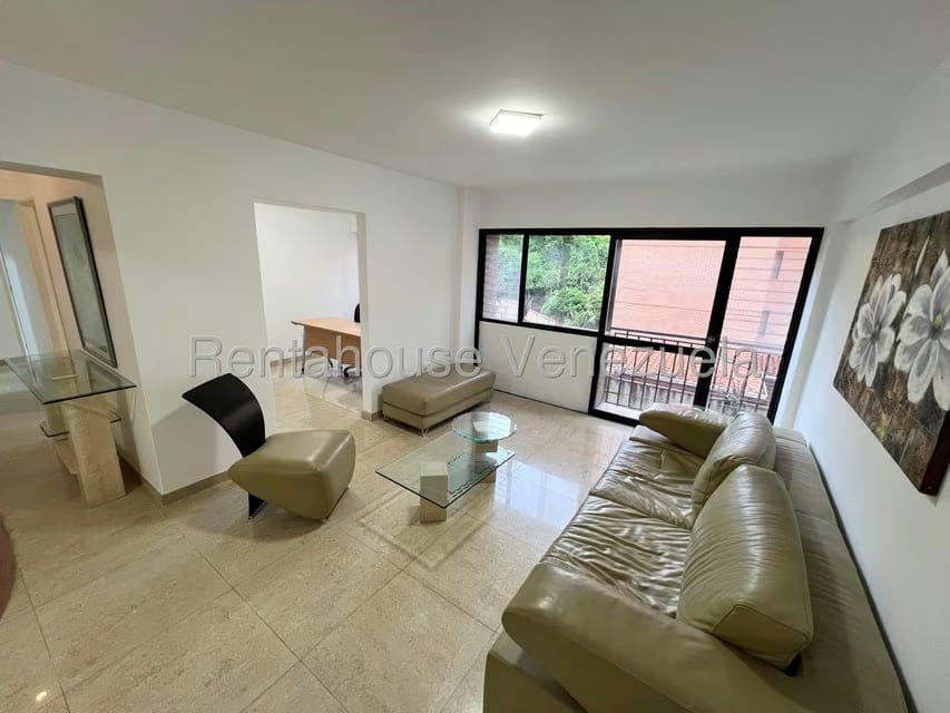 Apartamento (1 Nivel) en Alquiler en Las Esmeraldas, Distrito Metropolitano