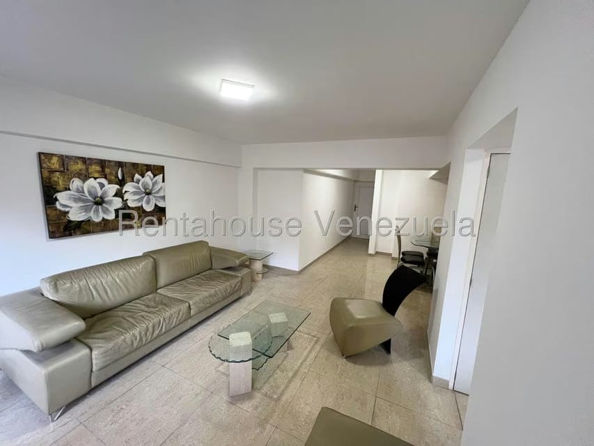 Apartamento (1 Nivel) en Alquiler en Las Esmeraldas, Distrito Metropolitano - 3