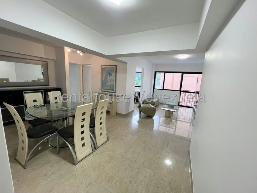 Apartamento (1 Nivel) en Alquiler en Las Esmeraldas, Distrito Metropolitano - 6