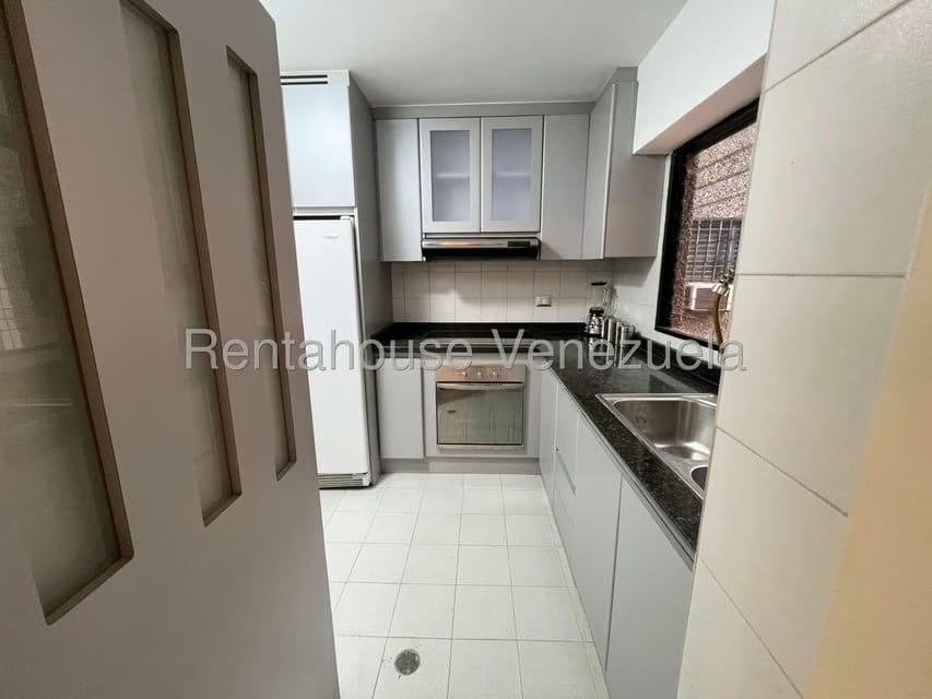 Apartamento (1 Nivel) en Alquiler en Las Esmeraldas, Distrito Metropolitano - 8