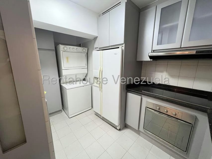 Apartamento (1 Nivel) en Alquiler en Las Esmeraldas, Distrito Metropolitano - 9