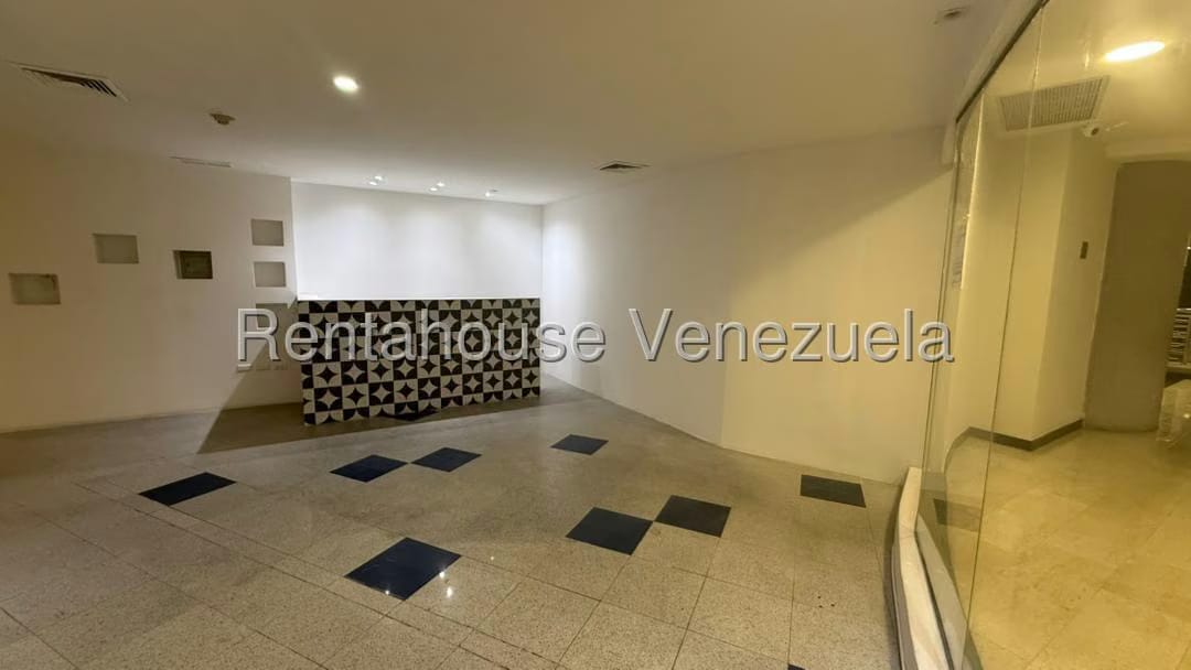 Comercial (Local Comercial) en Alquiler en La Viña, Carabobo - 4