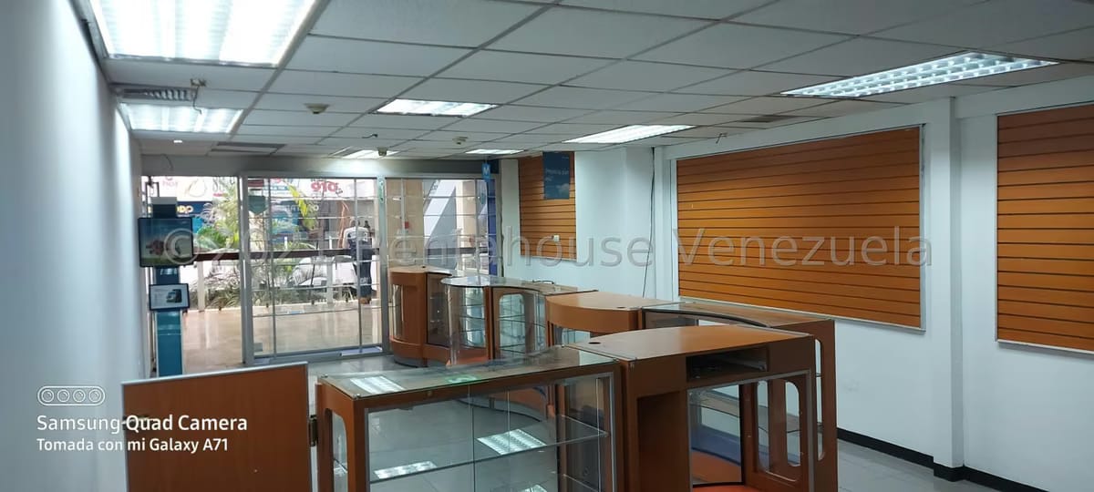 Comercial (Local Comercial) en Venta en Prados del Este, Distrito Metropolitano - 2